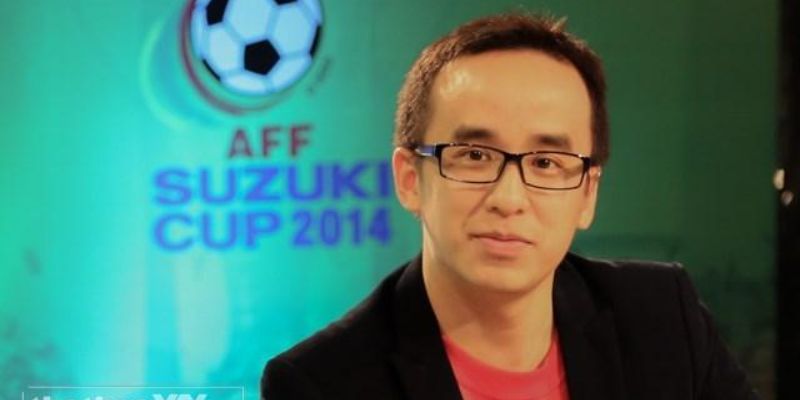 Bình luận viên bóng đá Việt Khuê
